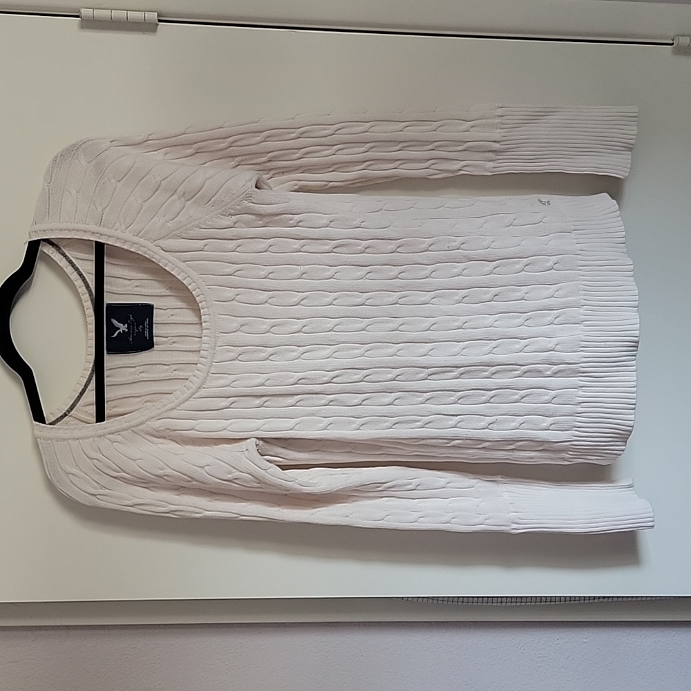 American Eagle cream cable-knit soft sweater size XL